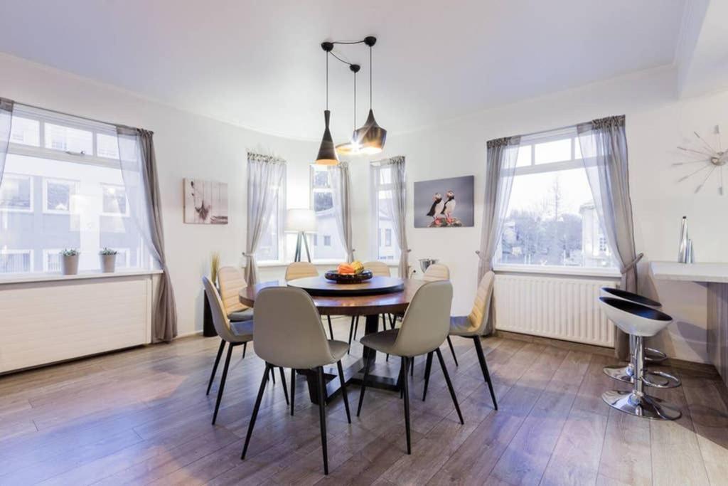 Superb Central Location, No Car Needed - Spacious Akureyri Exterior photo