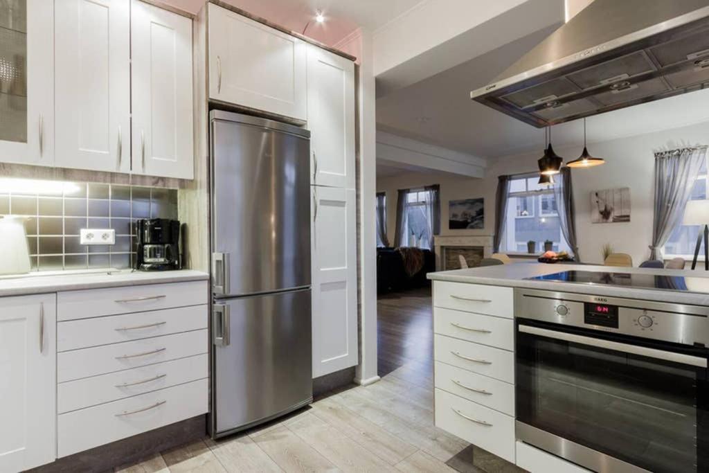 Superb Central Location, No Car Needed - Spacious Akureyri Exterior photo
